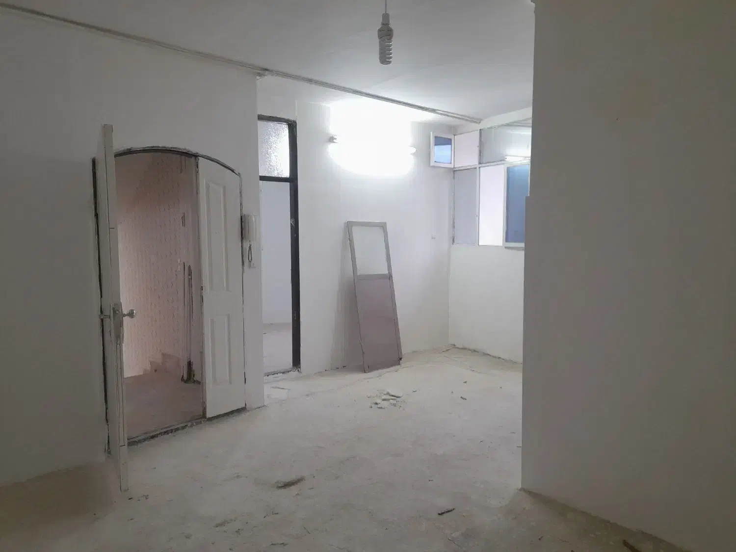 آپارتمان ۷۰ متری سر نبش طبرسی ۳۸طباطبایی ۲۵|فروش آپارتمان|مشهد, طبرسی شمالی|دیوار