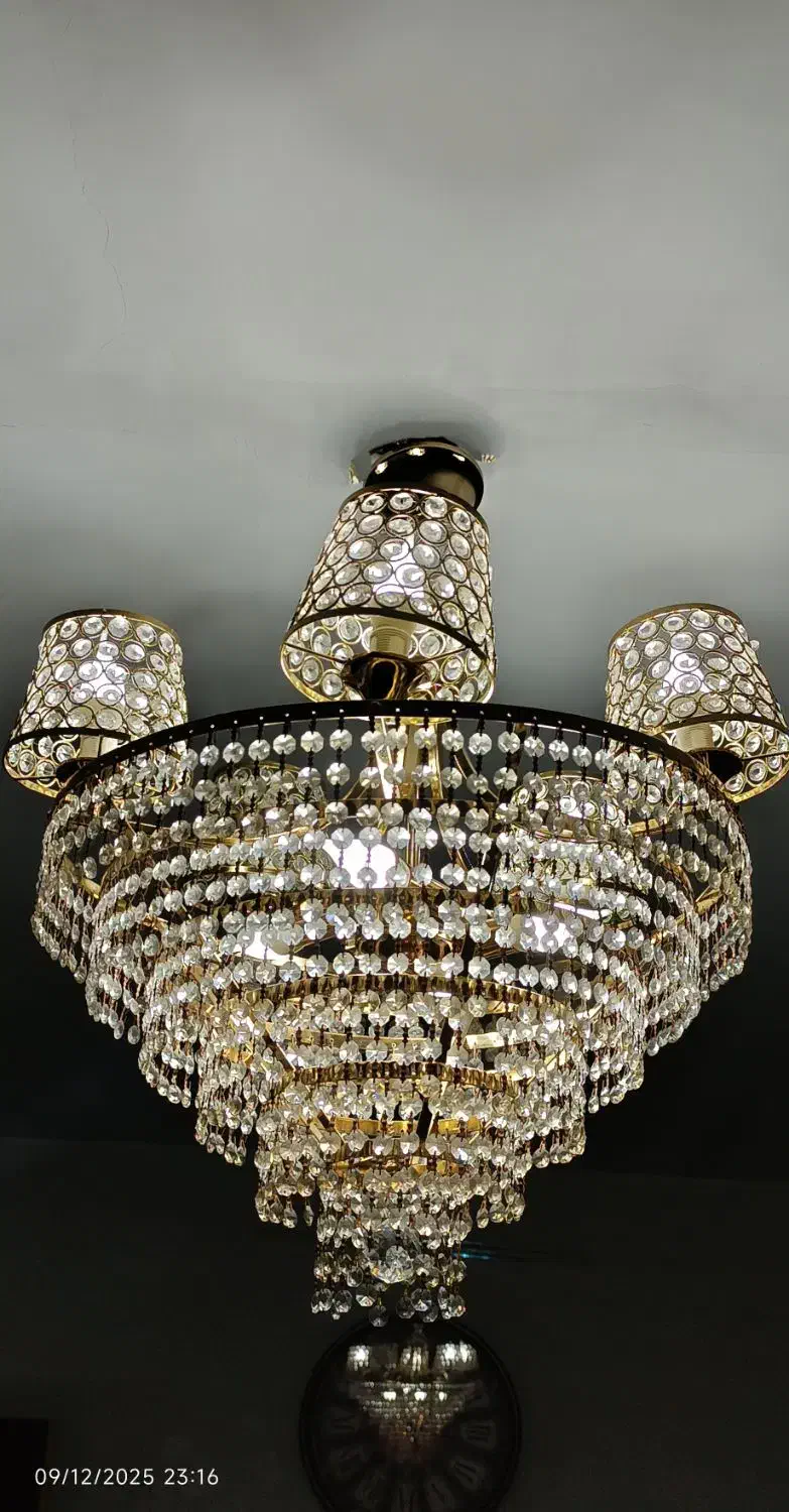 لوستر کریستالی چندطبقه|لوستر و چراغ آویز|ازنا, |دیوار