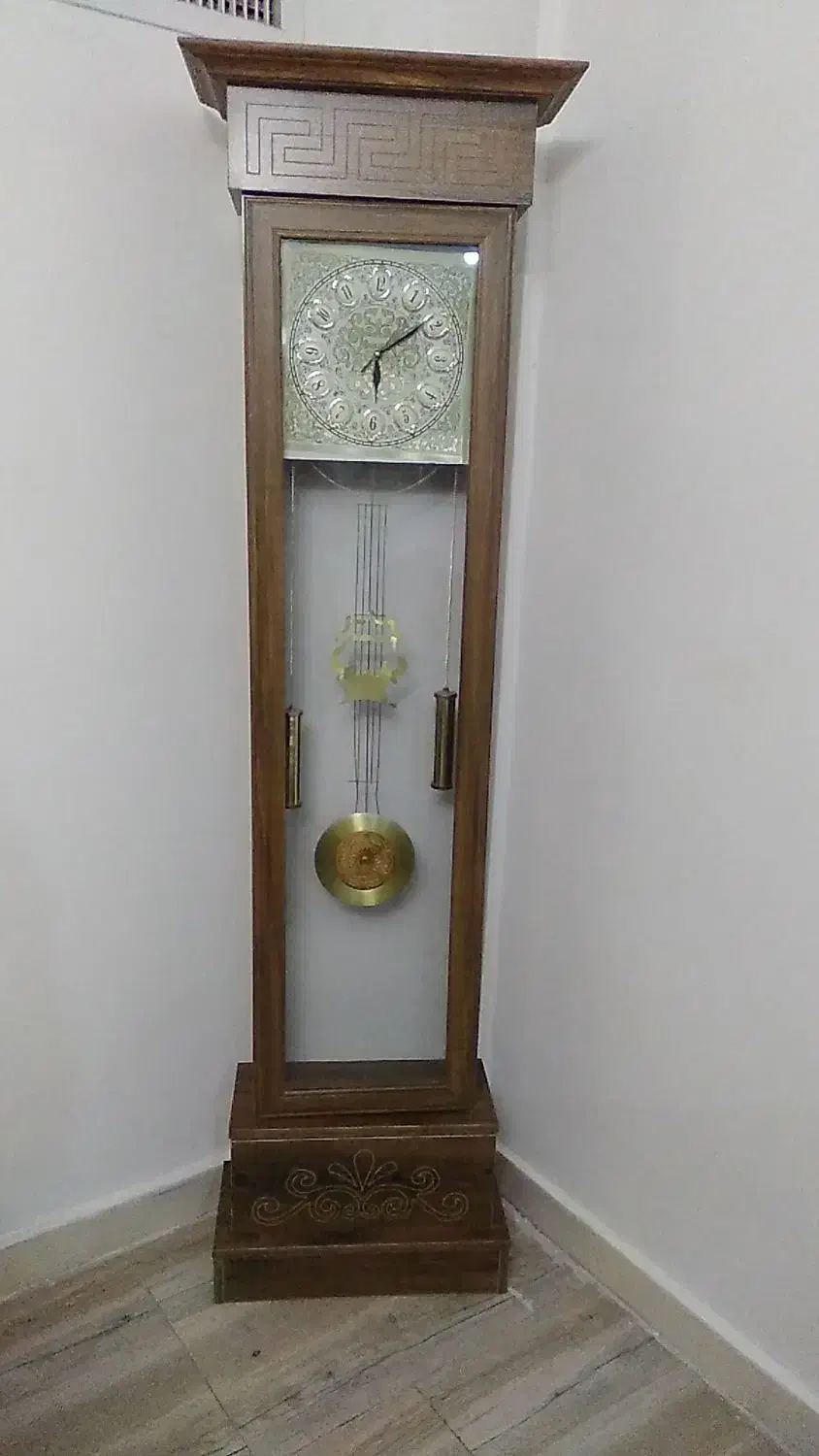 ساعت ایستاده سالم ودرحدنو|ساعت دیواری و تزئینی|تهران, شمشیری|دیوار