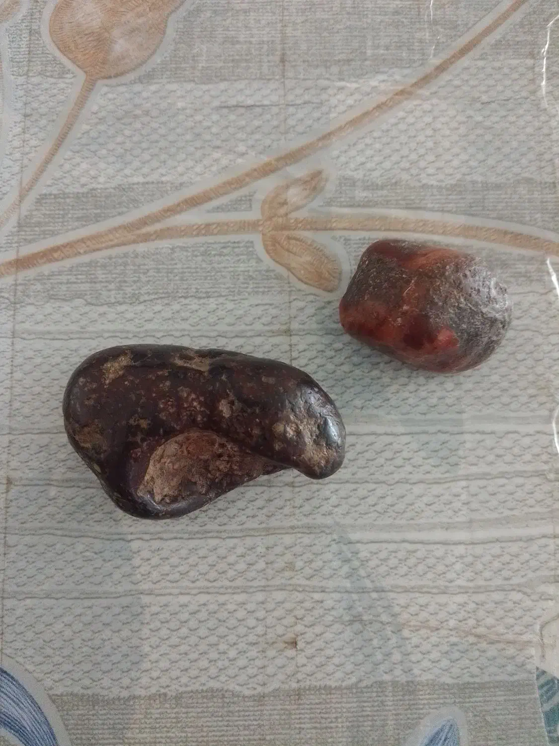 سنگ مشکی|کلکسیون اشیاء عتیقه|لنجان, |دیوار