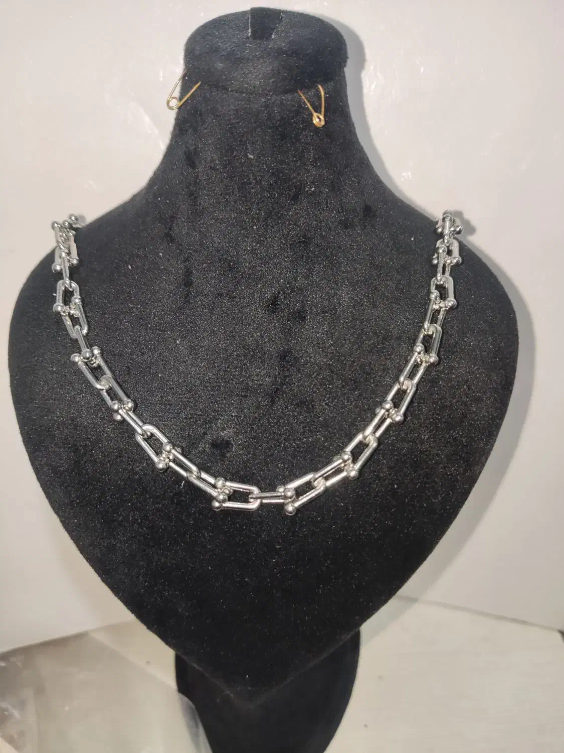 گردنبند تیفانی|بدلیجات|پاکدشت, پاکدشت (مامازند)|دیوار