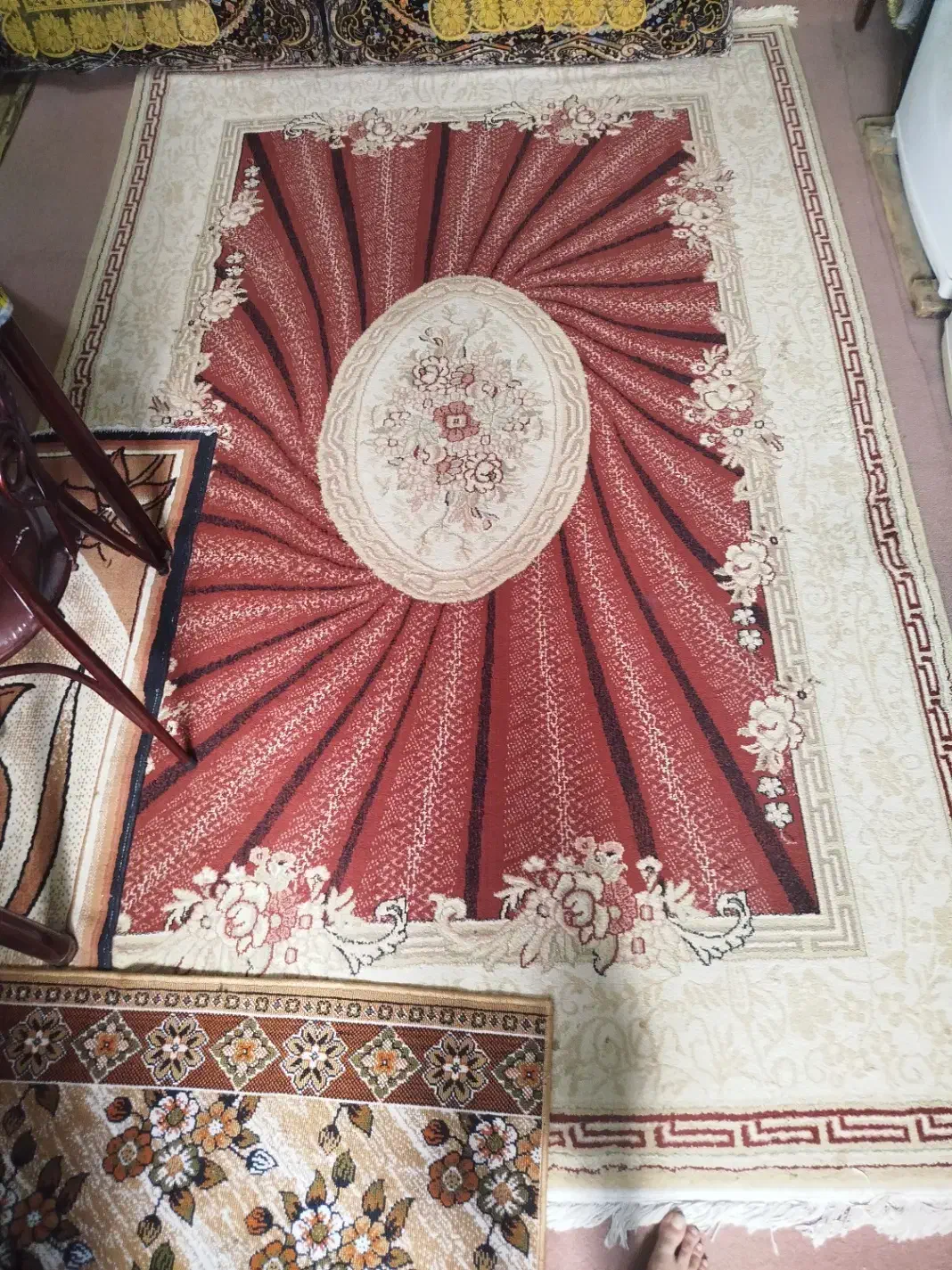 ۴ عدد فرش  کاملا سالم بدون پارگی|فرش|آستانه اشرفیه, |دیوار