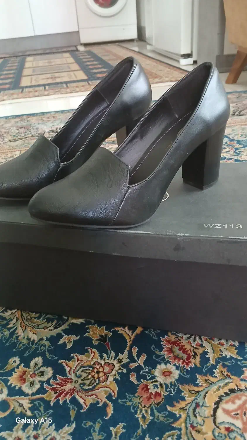 یک جفت کفش زنانه کاملا نو استفاده نشده|کیف، کفش، کمربند|پردیس, فاز ۹|دیوار