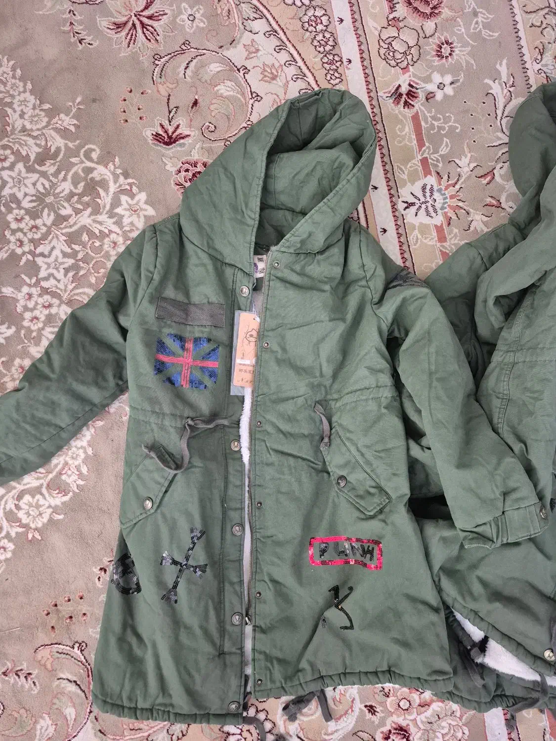 کاپشن دخترانه|لباس|سمیرم, |دیوار