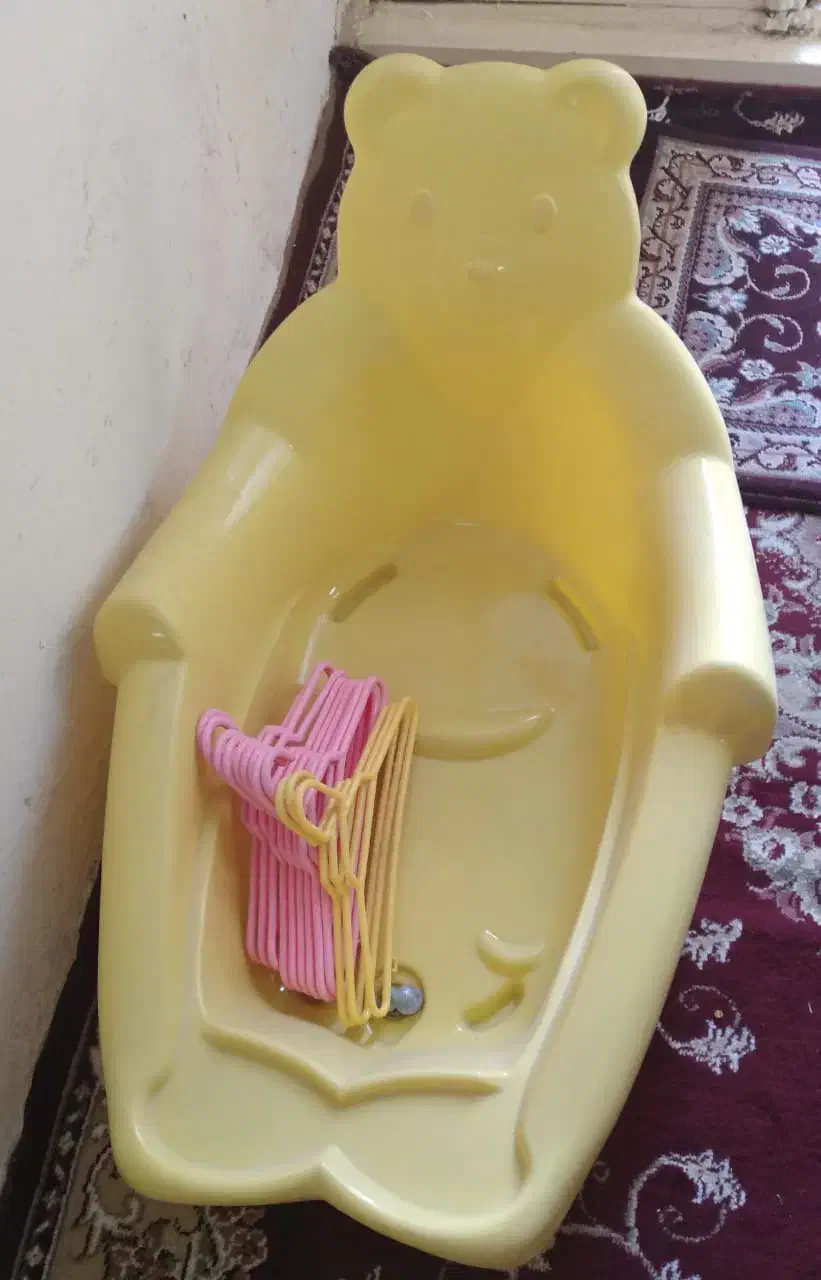 وان و چوب لباسی|اسباب‌‌بازی|اهواز, شریعتی جنوبی|دیوار