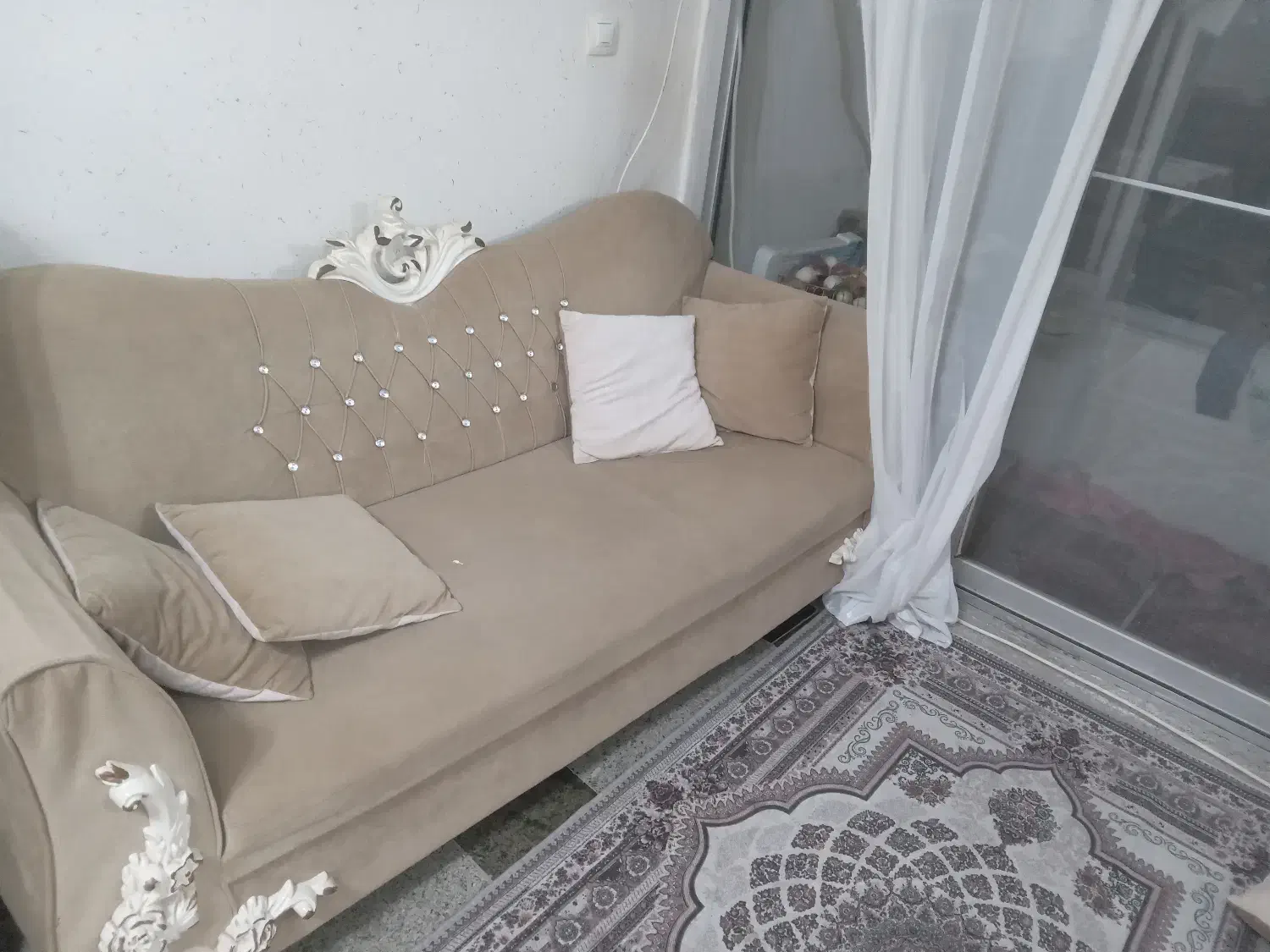 مبل 7 نفره تاجدار|مبلمان خانگی و میز عسلی|بندر انزلی, آذربایجان|دیوار