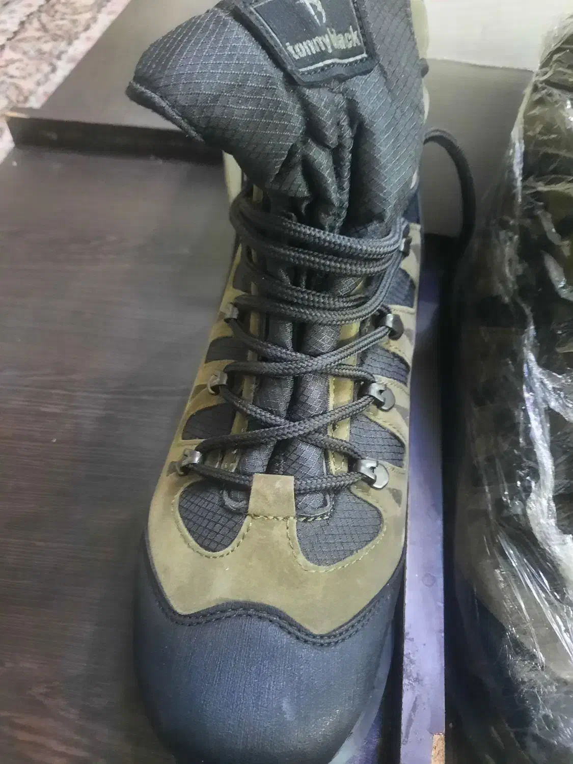 کفش طبیعت گردی و کوهنوردی|کوهنوردی و کمپینگ|کرج, دهقان ویلا|دیوار