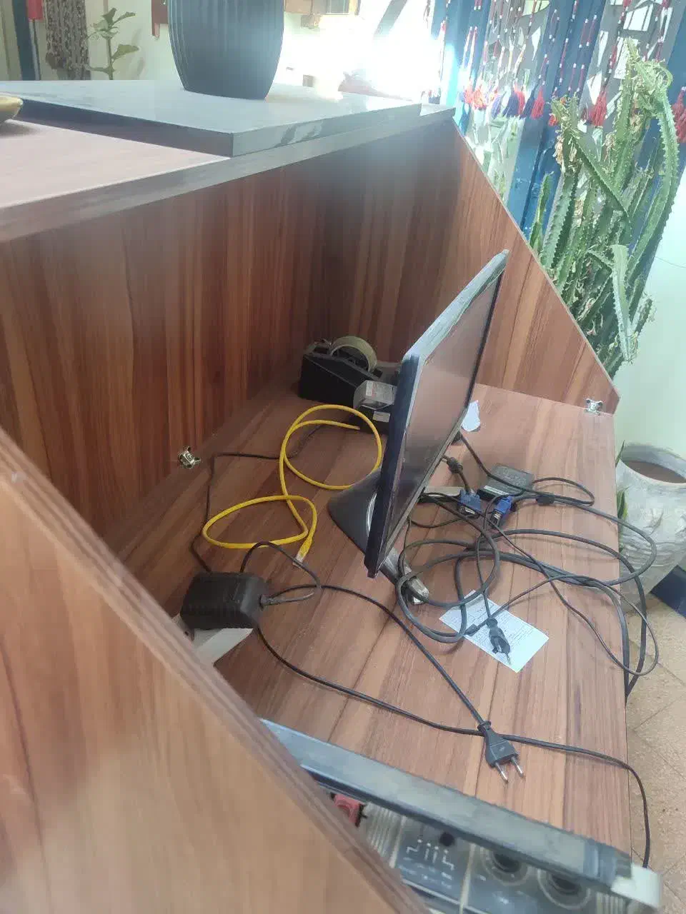 پیشخوان|دفتر کار|فولادشهر, B4|دیوار