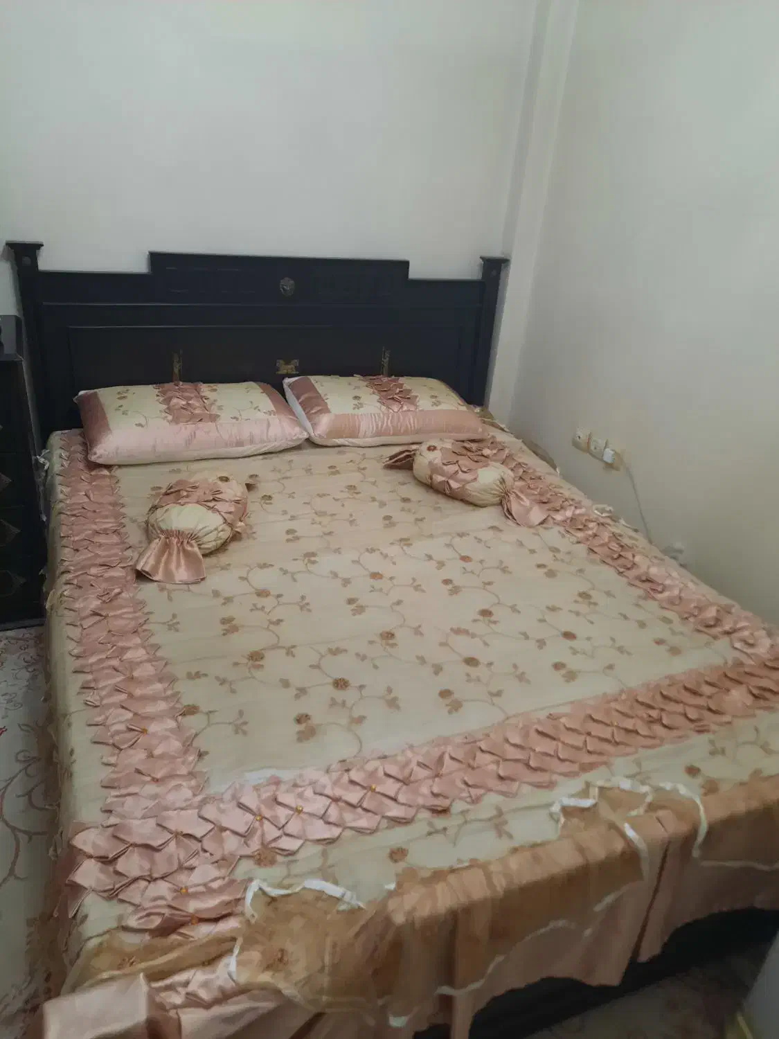 تخت ۲ نفره به همراه تشک و ۲عددتخته نئوپان|تخت و سرویس خواب|تهران, ابوذر|دیوار