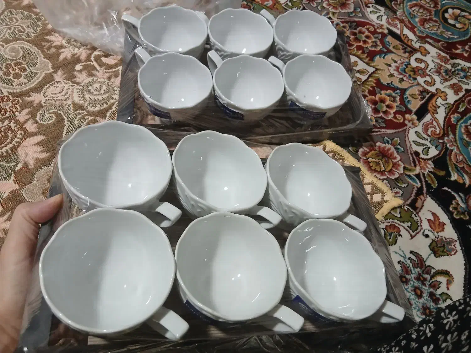 فنجان چینی همراه سینی چوبی|ظروف سرو و پذیرایی|محمدیه-قزوین, |دیوار