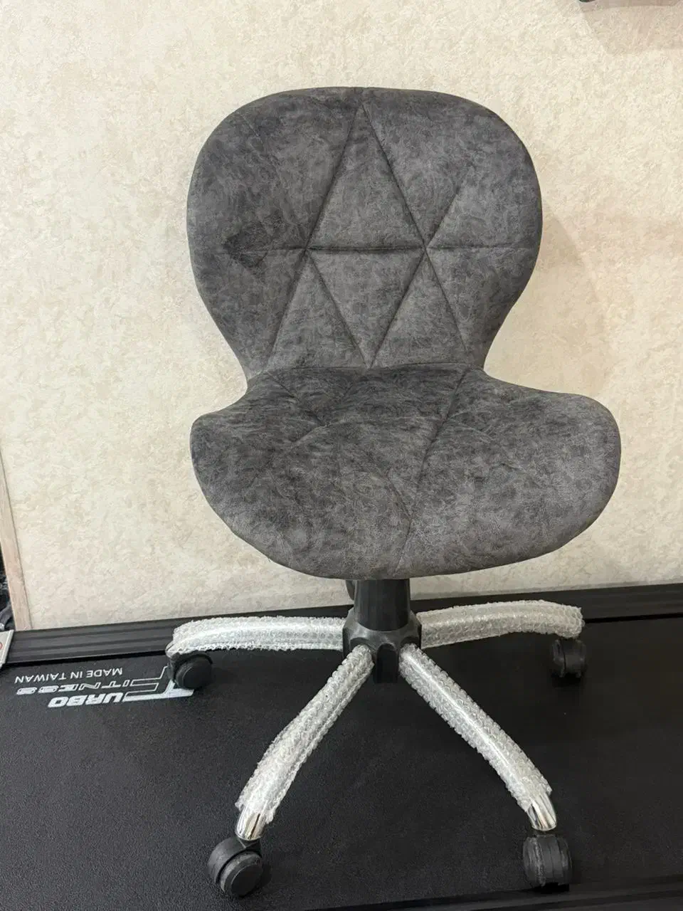 صندلی|مبلمان اداری|شیراز, آزادگان|دیوار