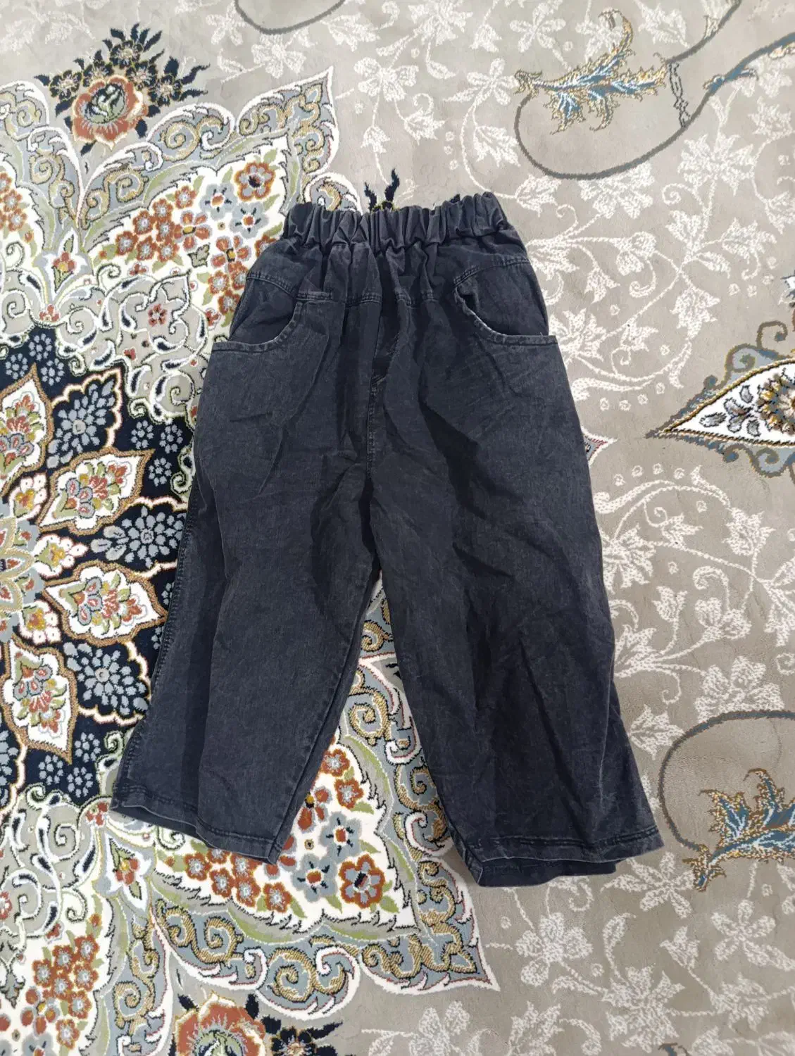 لباس|لباس|مشهد, حضرت حجت|دیوار