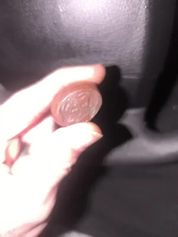 یک عدد مهر سنگی|کلکسیون اشیاء عتیقه|فردیس, فردیس|دیوار