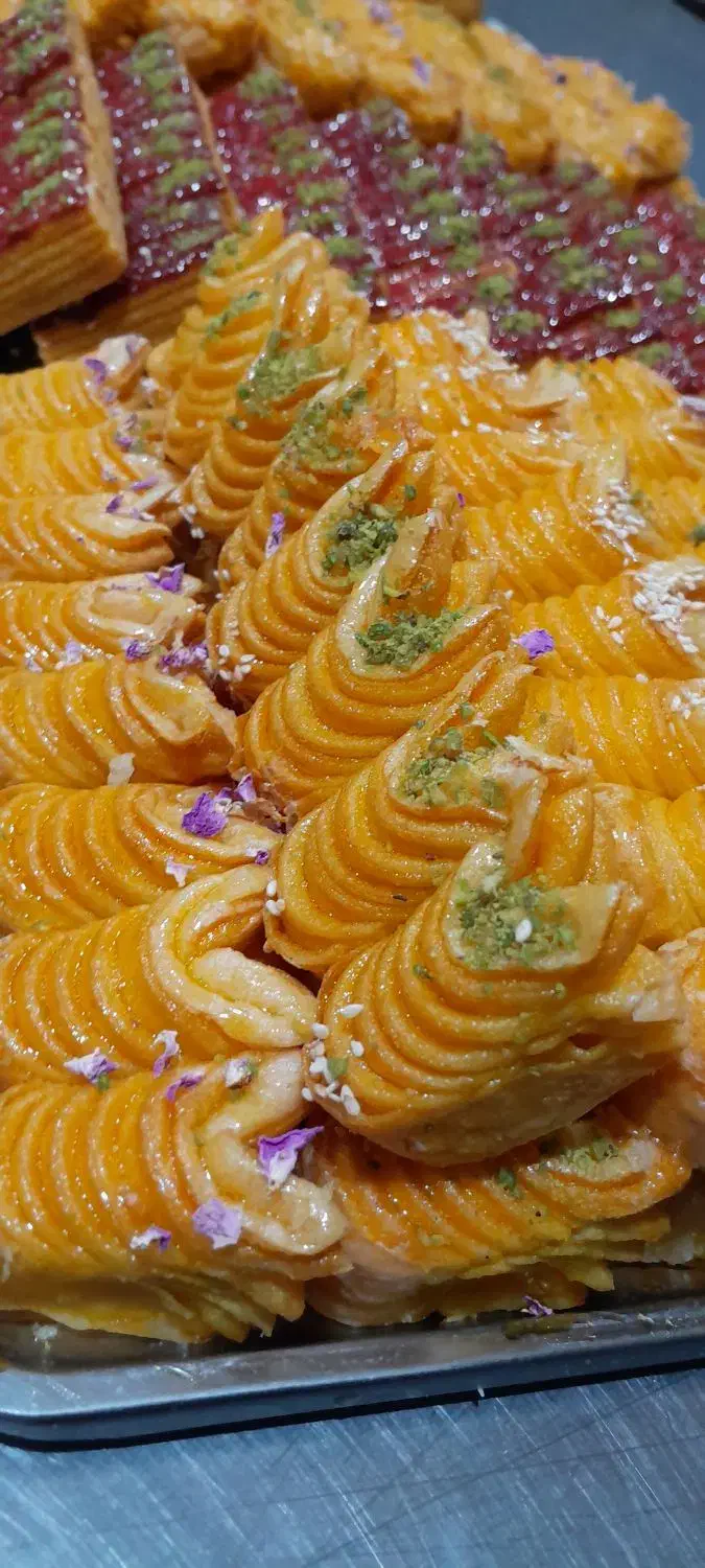 کاردرقنادی|استخدام خدمات فروشگاه و رستوران|قم, پردیسان|دیوار