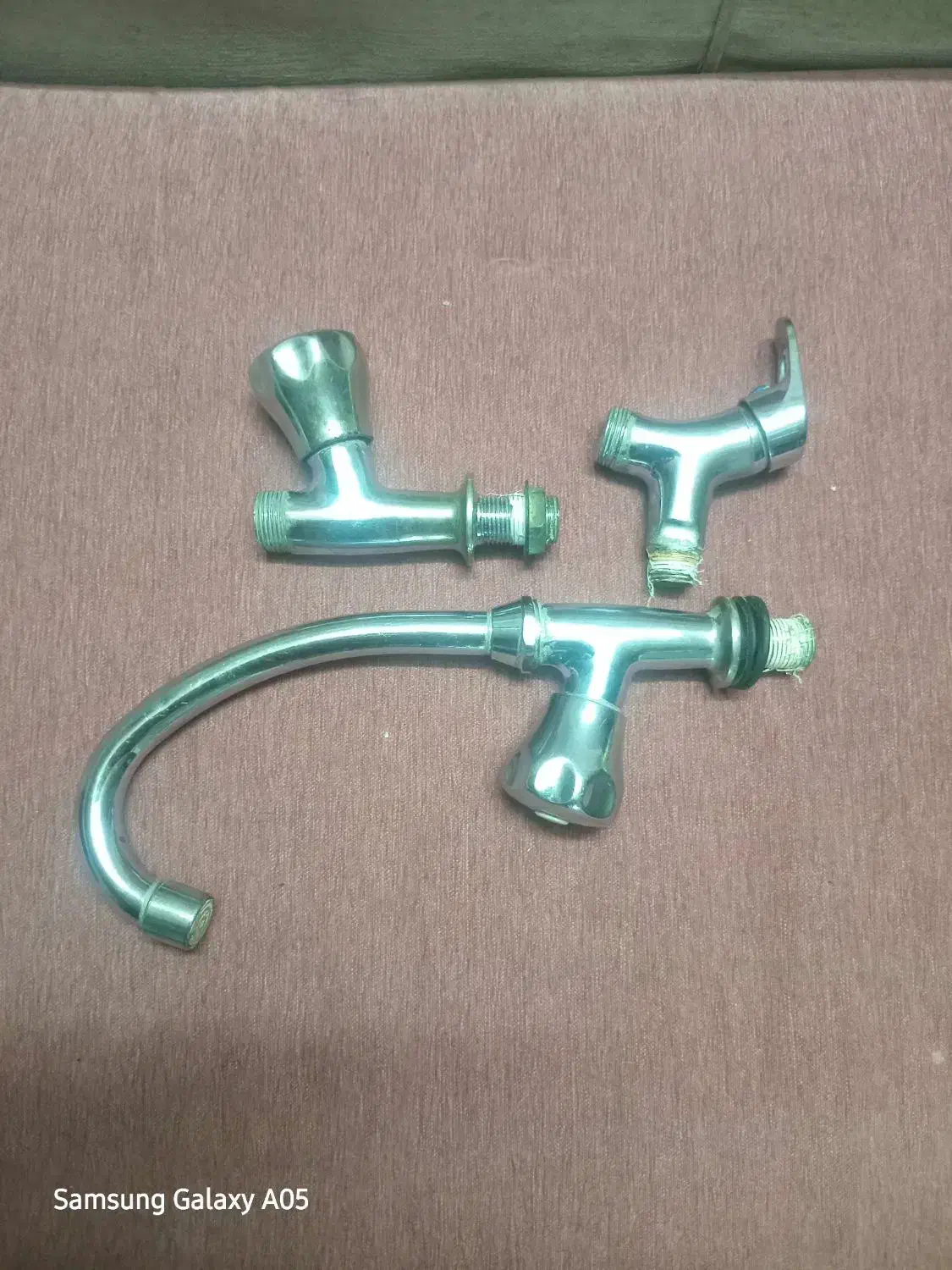 سه عدد شیر آب قدیمی جنس درجه ۱ کاویان|لوازم سرویس بهداشتی|مشهد, طلاب|دیوار