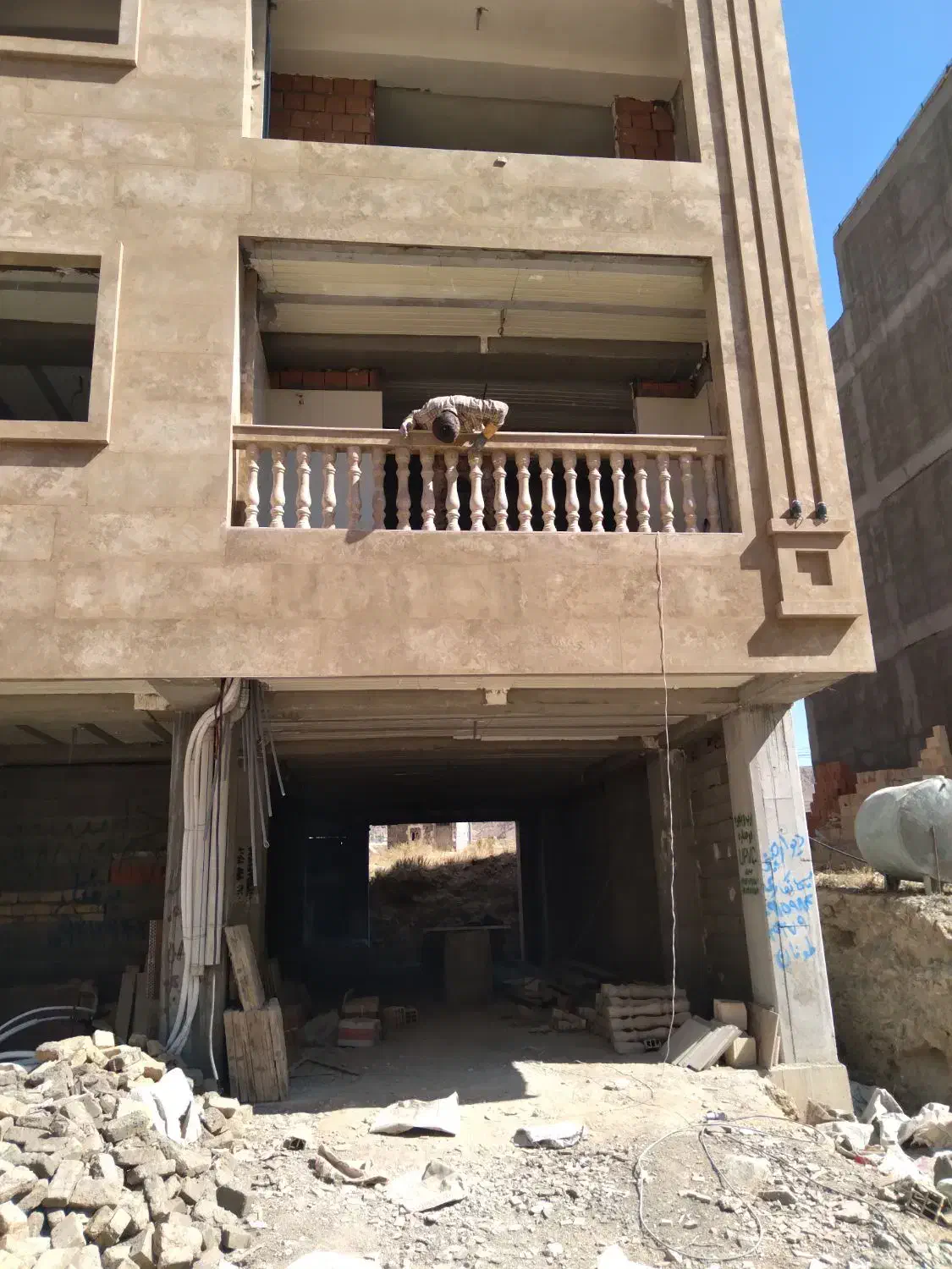 نصب کاشی سرامیک مزاییک.نرده .پله|خدمات پیشه و مهارت|بجنورد, |دیوار