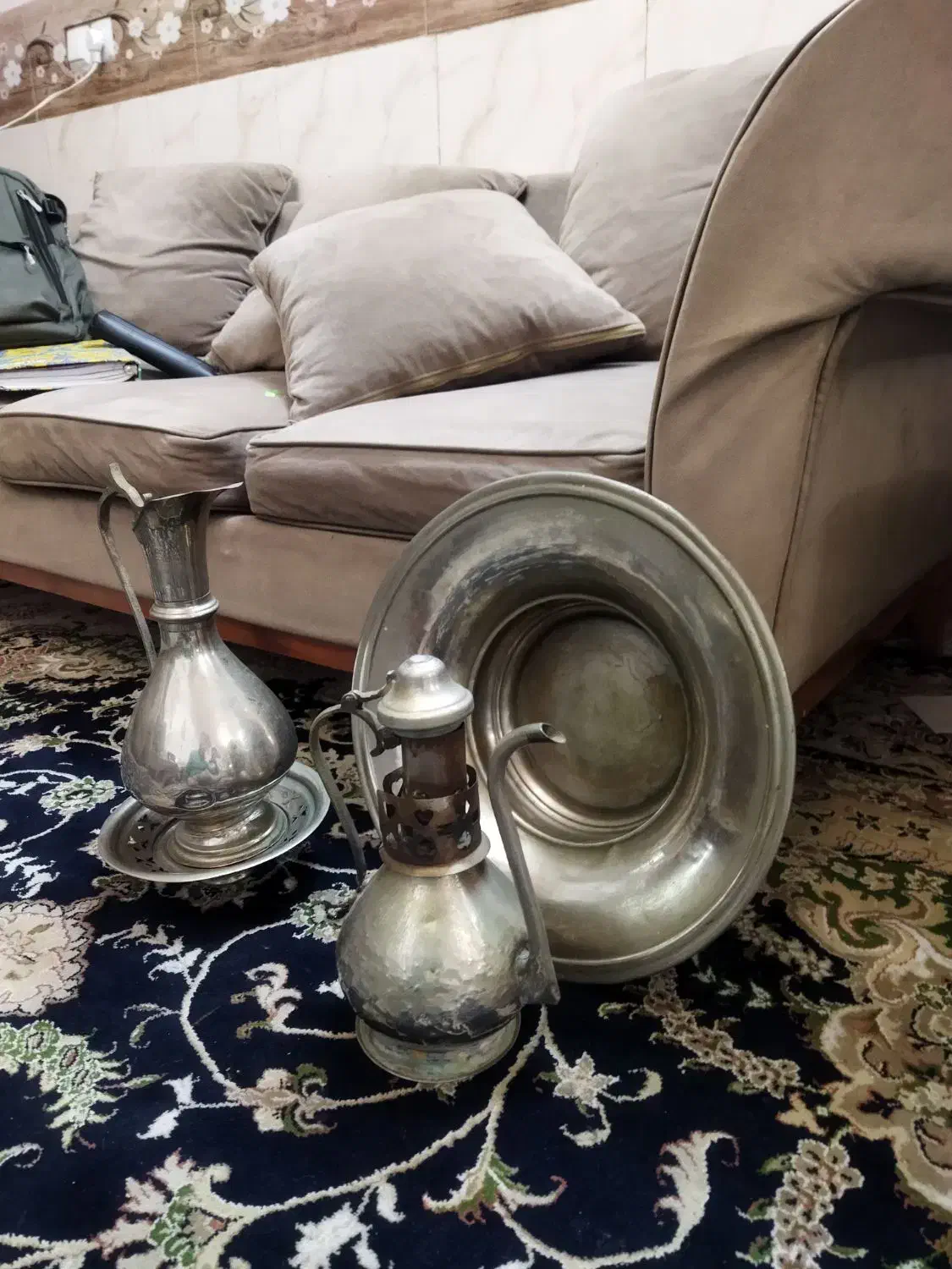 ظروف برنجی عتیقه|کلکسیون اشیاء عتیقه|قم, باغ کرباسی|دیوار