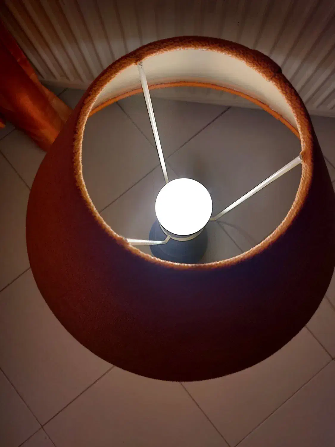 آباژور با پایه چوبی|چراغ خواب و آباژور|مشهد, آبکوه|دیوار