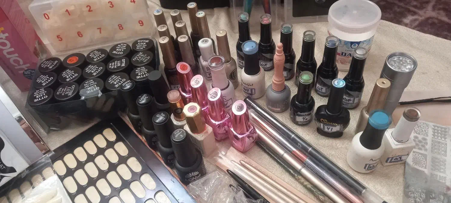 فروش لوازم کاشت ناخن ببه علت تغییر شغل|آرایشی، بهداشتی، درمانی|قائم‌شهر, |دیوار