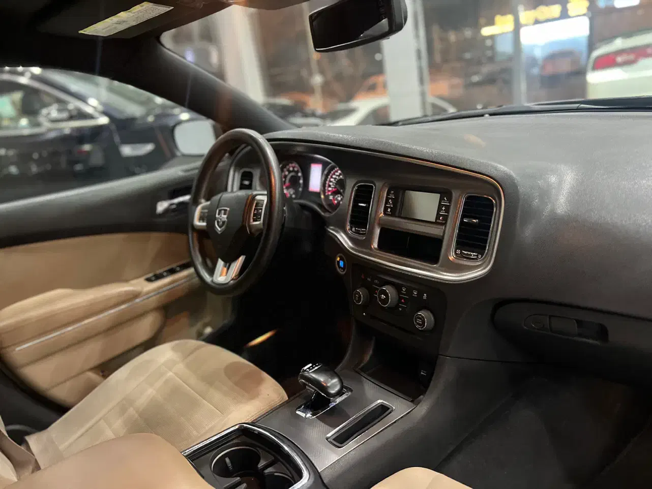 دوج چارجر ۲۰۱۲ تمیز و بدون مشابه|خودرو سواری و وانت|کیش, |دیوار