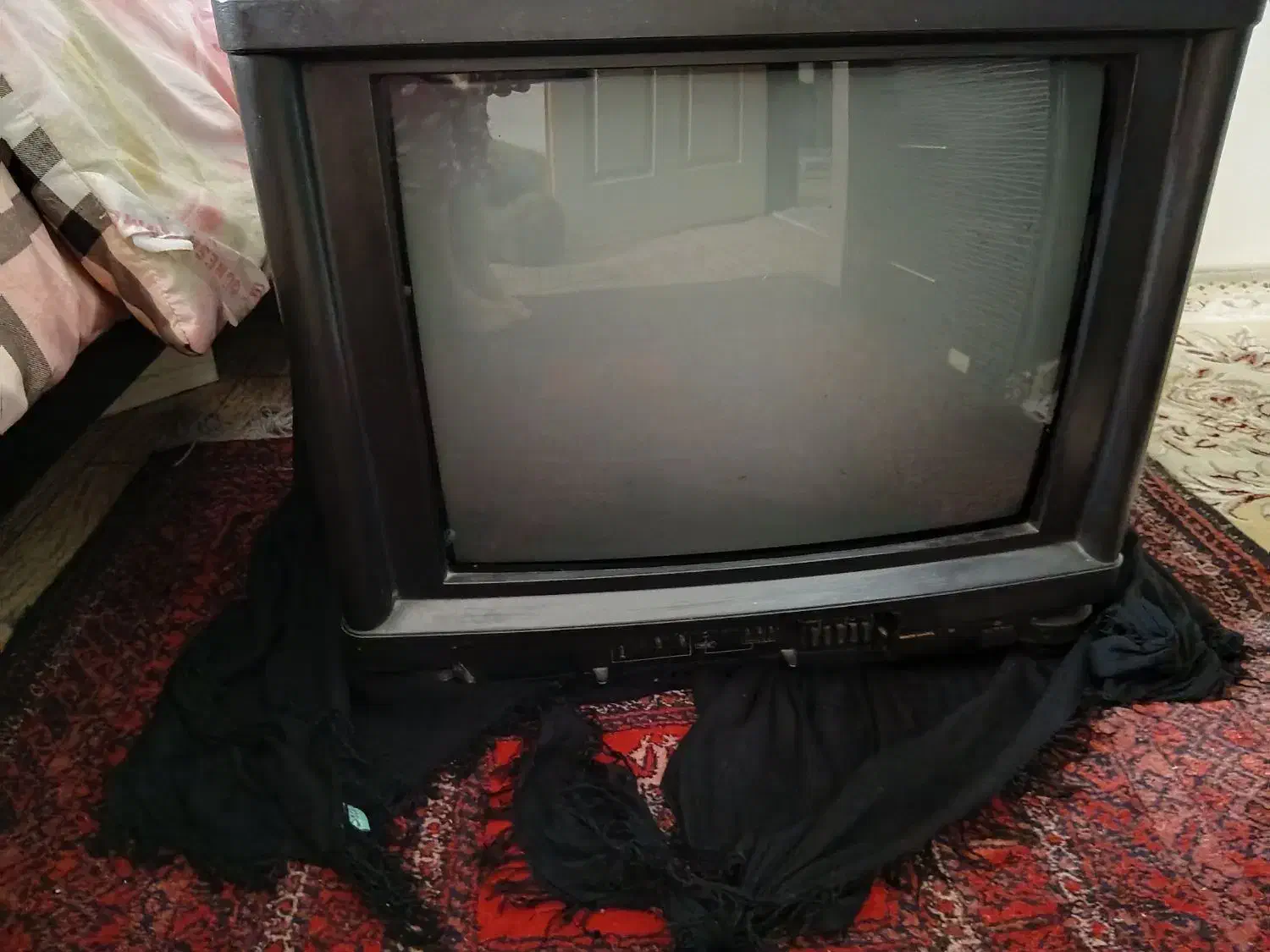 تلویزیون|تلویزیون و پروژکتور|گلبهار, شهر جدید گلبهار|دیوار