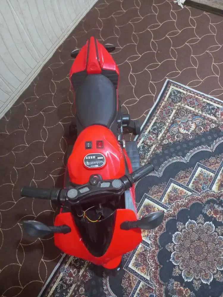 موتور شارژی فقط ۲ماه خریداری شده|اسباب‌‌بازی|شیراز, شهرک والفجر|دیوار