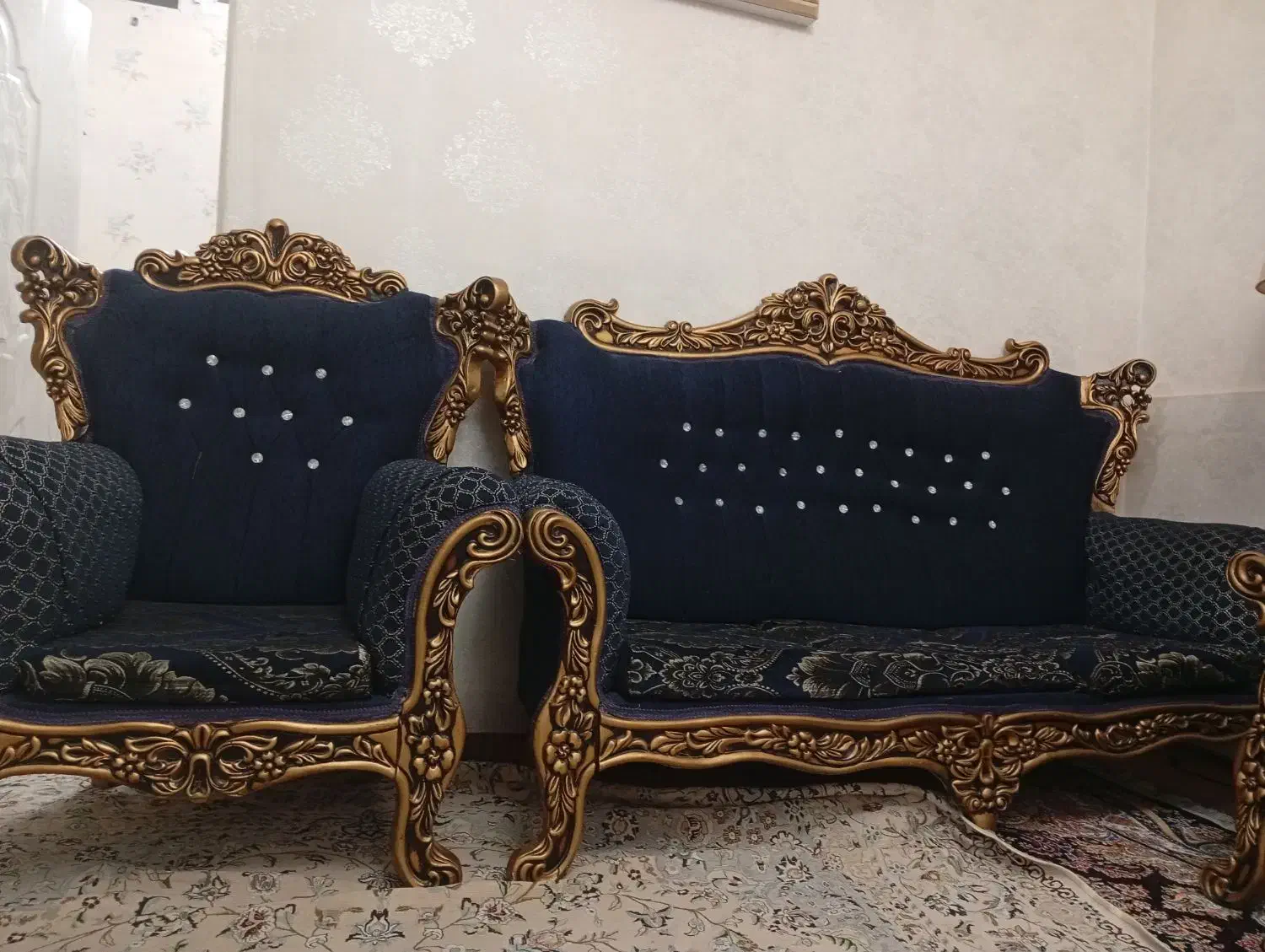 مبل نیمه سلطنتی سرمه ای طلایی|مبلمان خانگی و میز عسلی|نسیمشهر, |دیوار