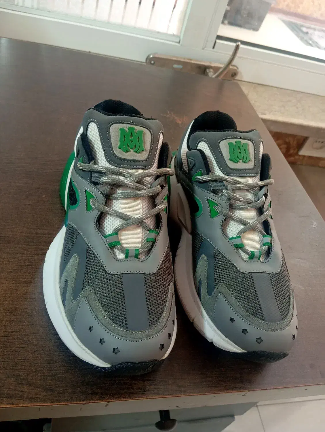 کتونی|لباس|مشهد, دریادل|دیوار