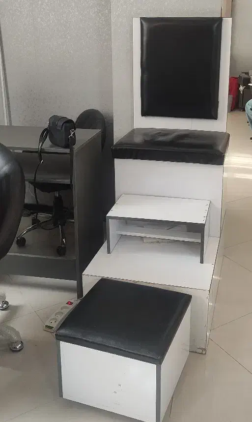 صندلی پدیکور و خدمات پا|آرایشگاه و سالن‌های زیبایی|اصفهان, بهارستان (مخابرات)|دیوار