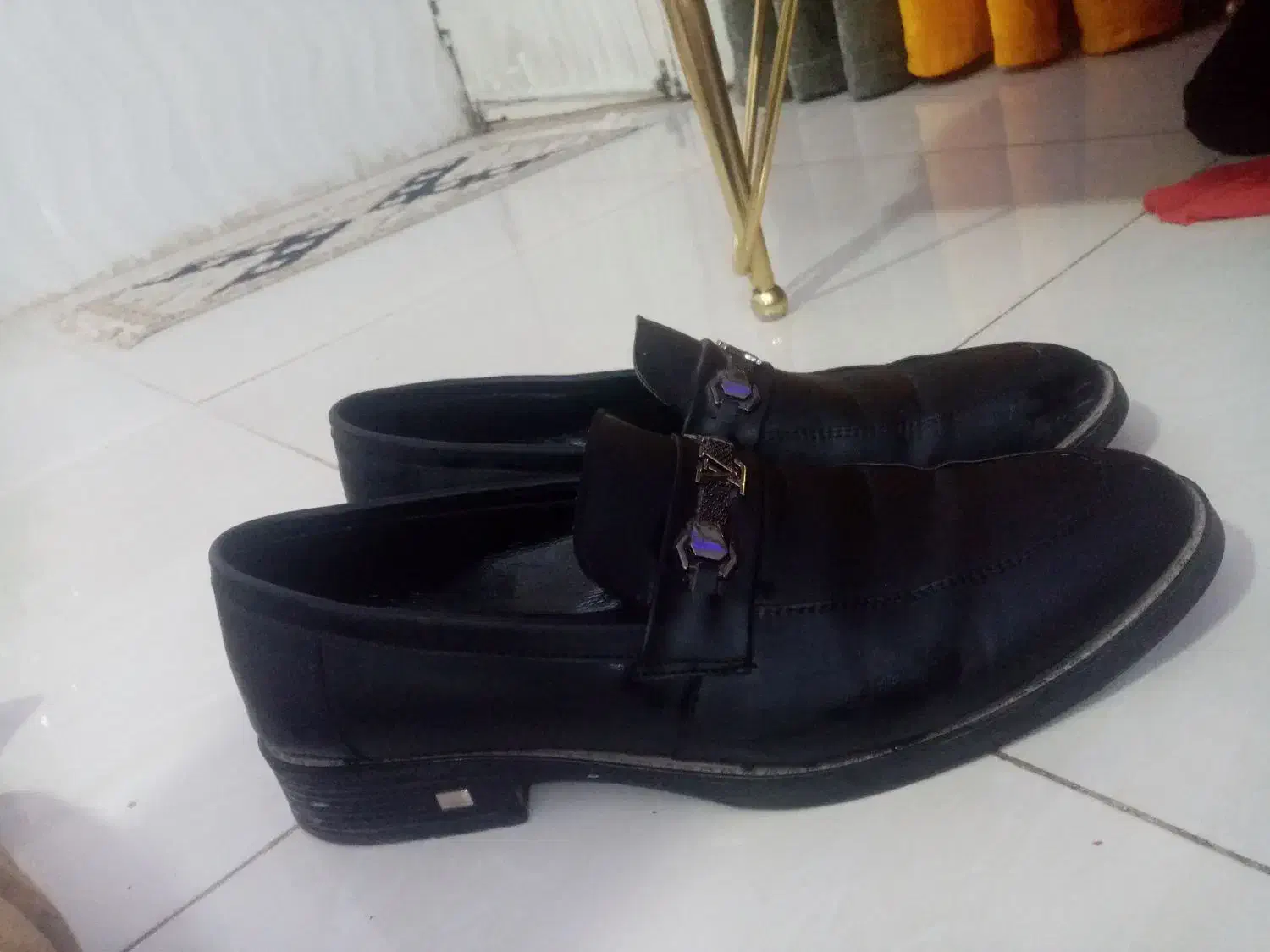 کفش کالج مردانه|کیف، کفش، کمربند|نیشابور, خط کاشمر|دیوار