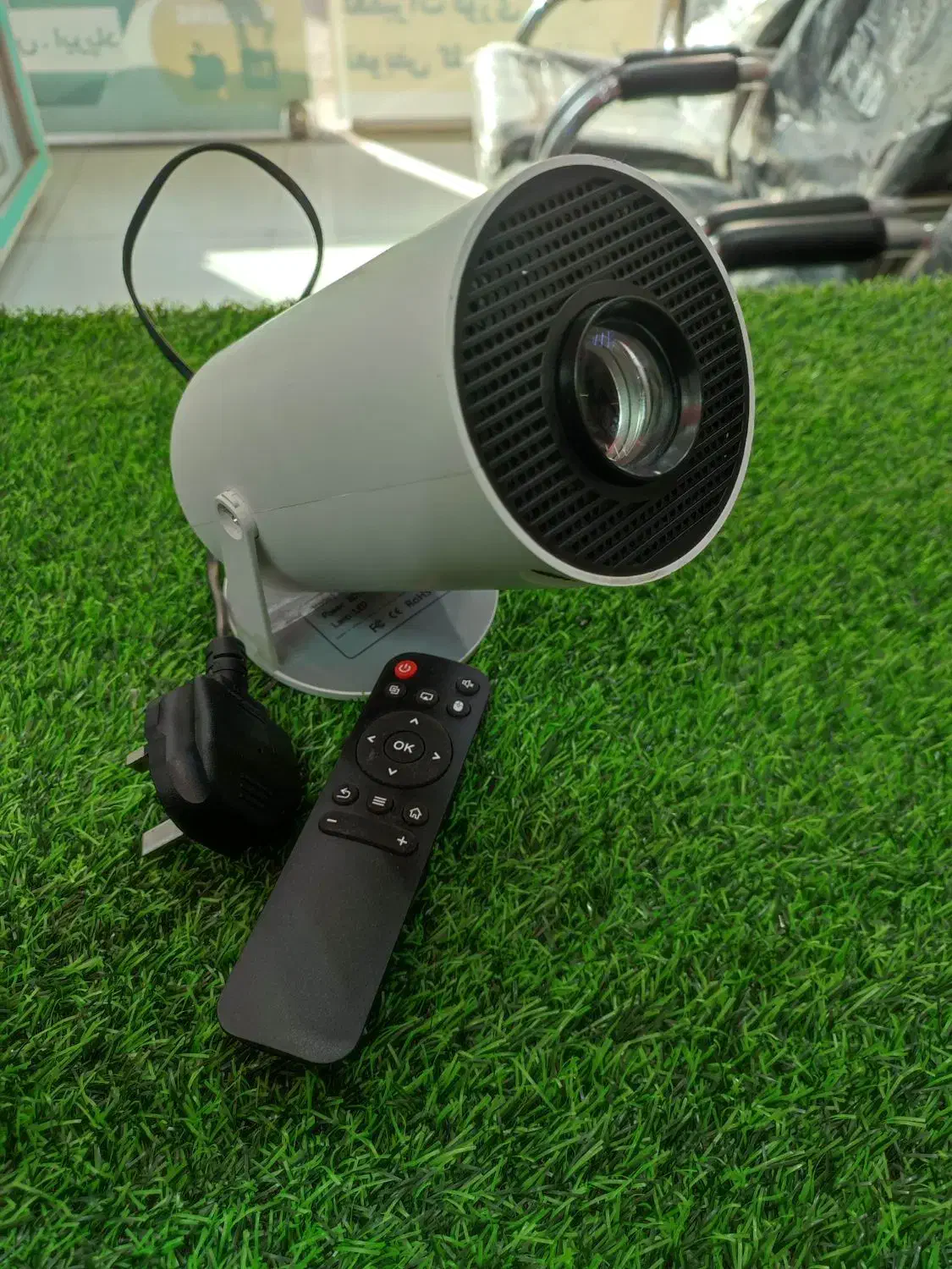 پرزکتور هوشمند|تلویزیون و پروژکتور|نیشابور, محله میدان باغات|دیوار