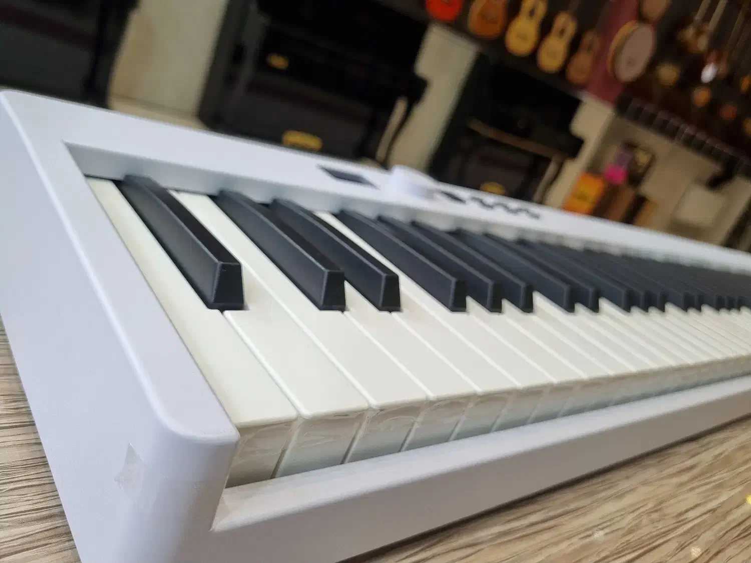 فروش انواع پیانو تاشو و پرتابل و ...|پیانو، کیبورد، آکاردئون|اردبیل, |دیوار