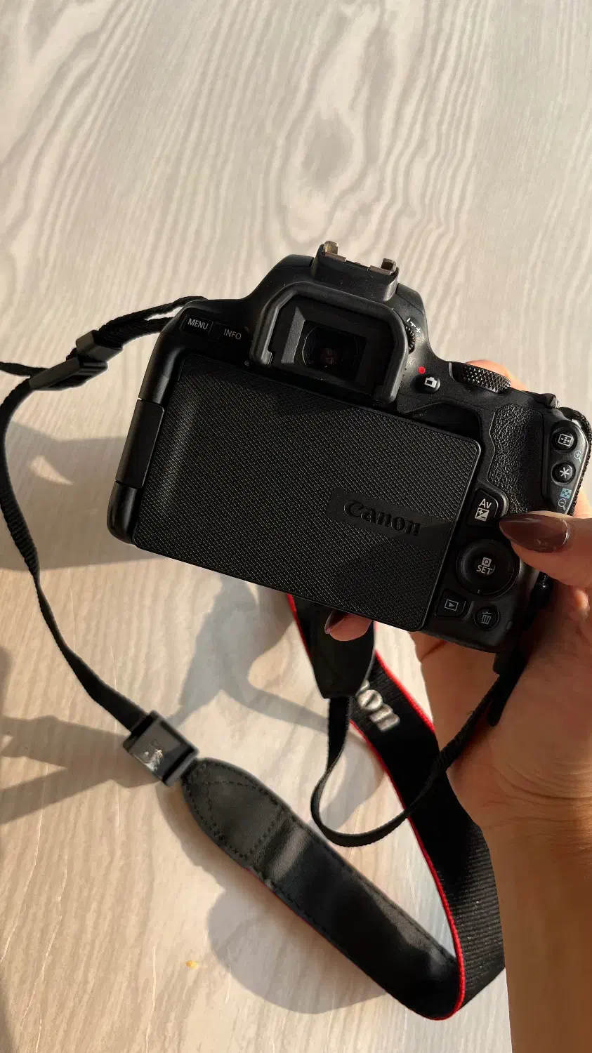 دوربین250Dکنون|دوربین عکاسی و فیلم‌برداری|رشت, لاکان|دیوار