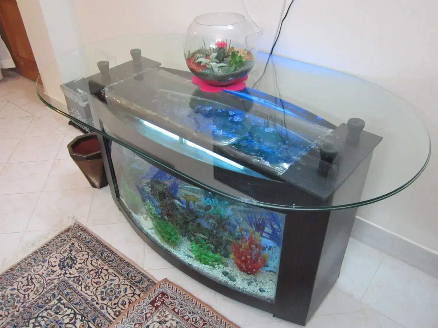 میز ناهار خوری با پایه آکواریوم|میز و صندلی غذاخوری|اصفهان, باغ کاران|دیوار