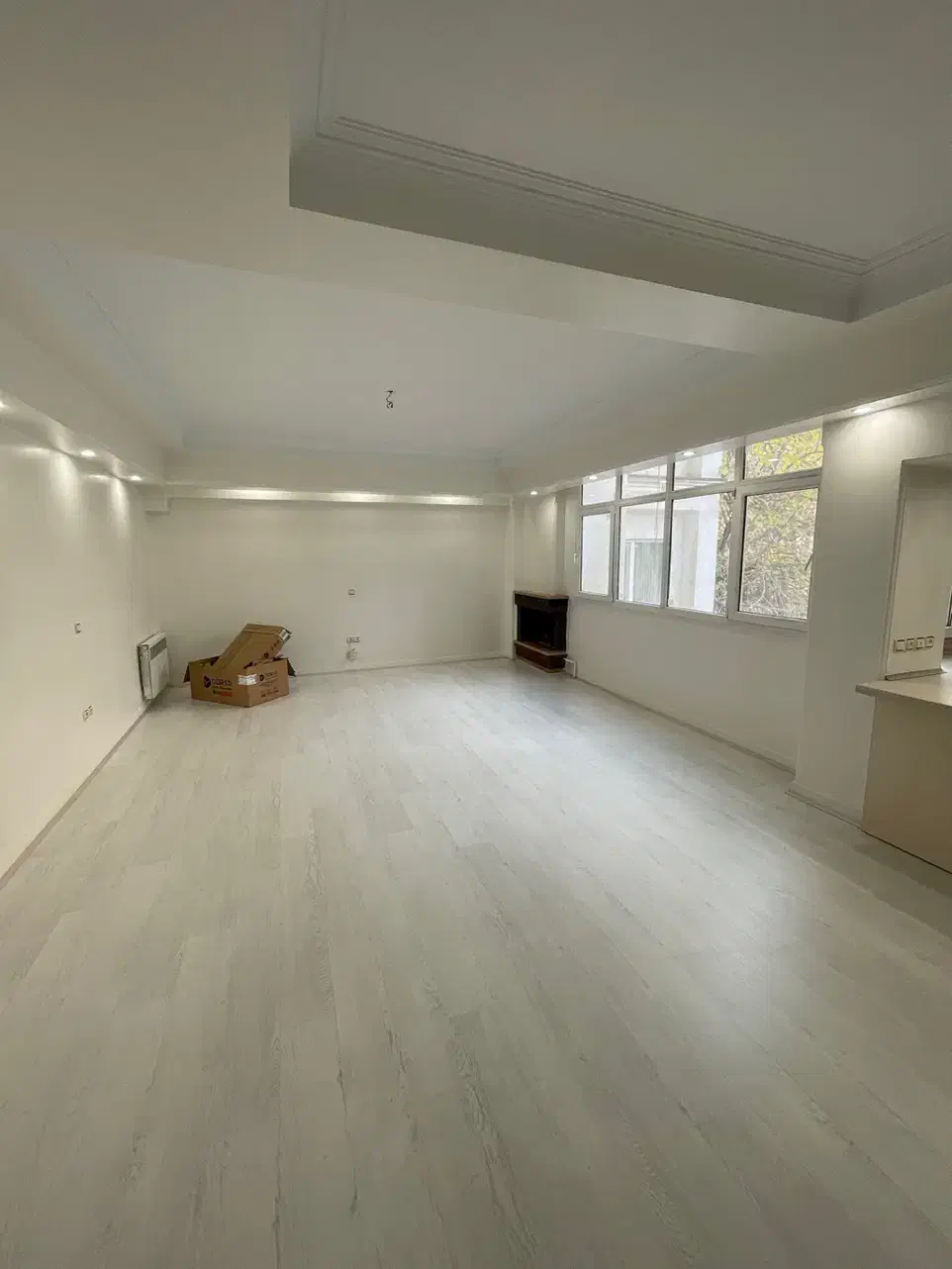 نیاوران ۱۳۵ متر ۲ خواب فول مشاعات