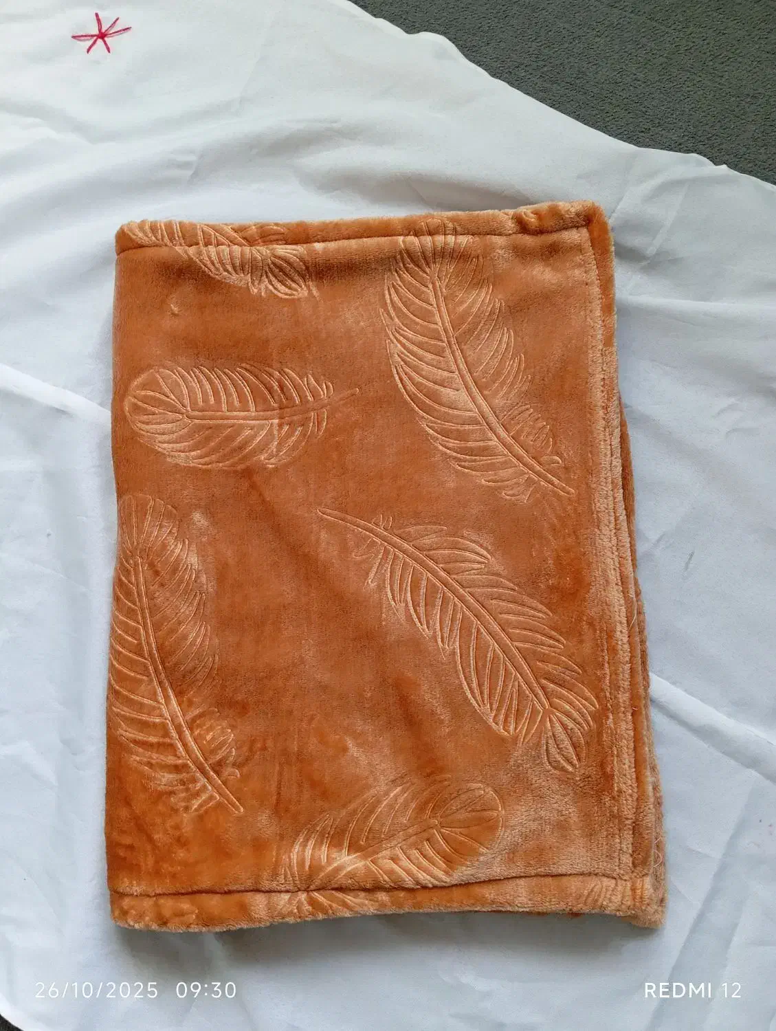 پتو پلیسه دو نفره و روبالشت|رختخواب، بالش، پتو|بهبهان, |دیوار