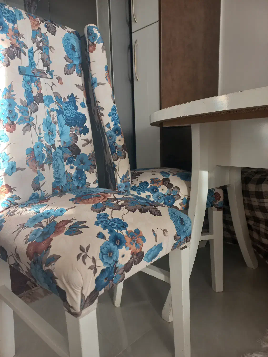 با قیمت مناسب مبل استیل و میز ناهار خوری تمیز بخر|مبلمان خانگی و میز عسلی|کهک, |دیوار