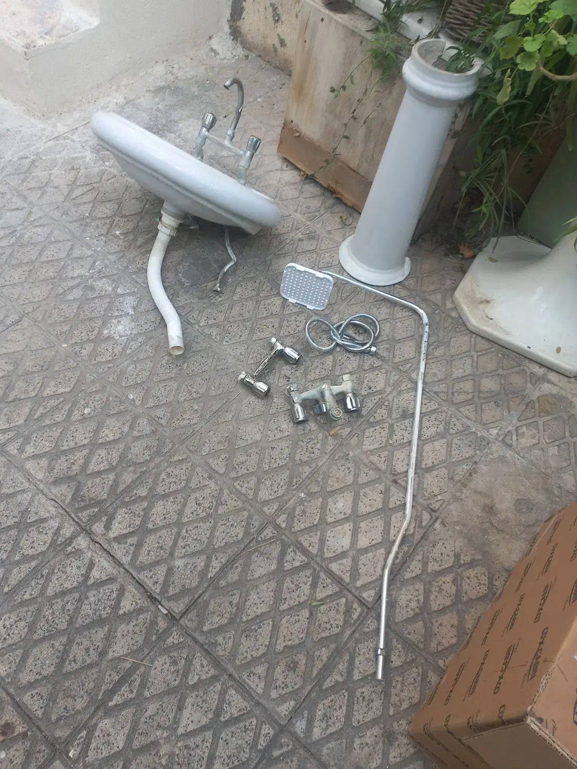 روشویی چینی سالم|لوازم سرویس بهداشتی|تهران, یاخجی آباد|دیوار