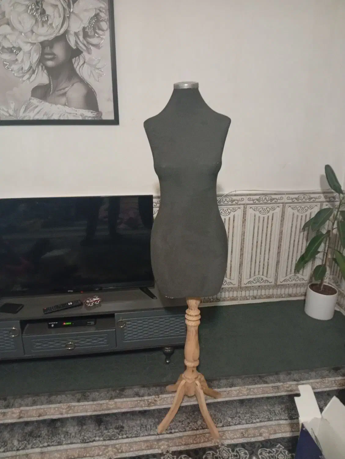 مانکن زنانه پایه چوب|فروشگاه و مغازه|مشهد, اروند|دیوار