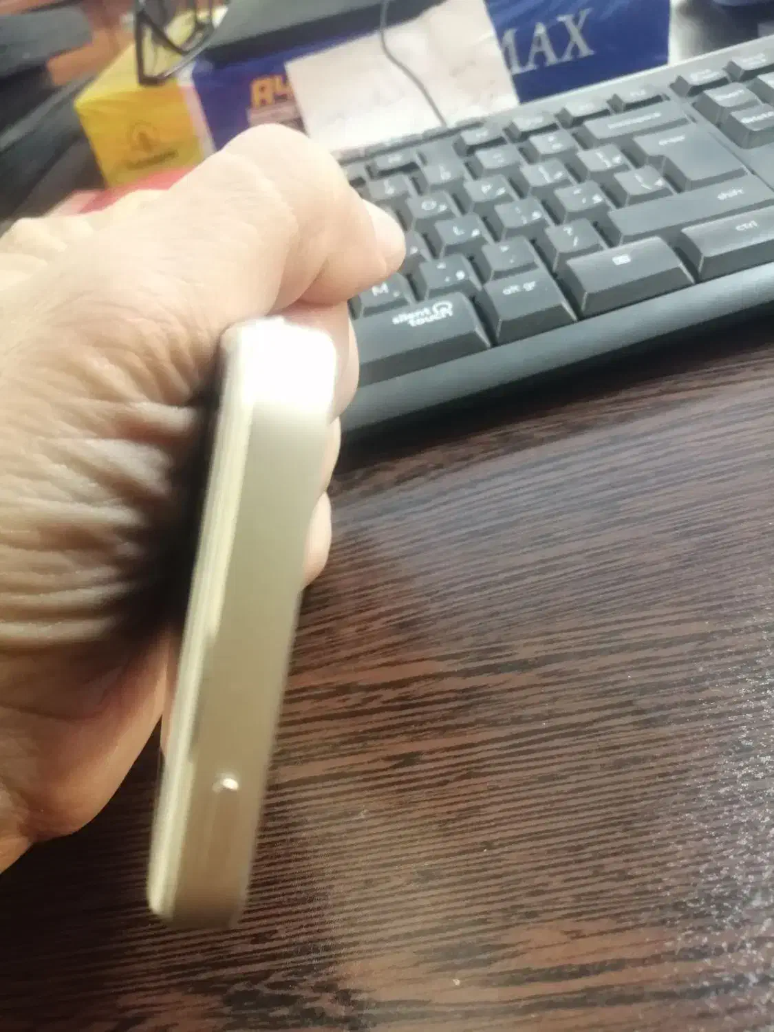 آیفون تمیز بدون هیچ گونه ایرادی|موبایل|تهران, شیراز|دیوار