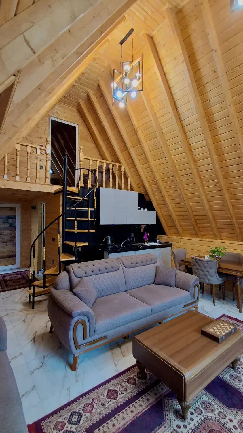 کلبه چوبی دوبلکس استخردار جنگلی نوساز|اجارهٔ کوتاه‌مدت ویلا و باغ|رامسر, |دیوار