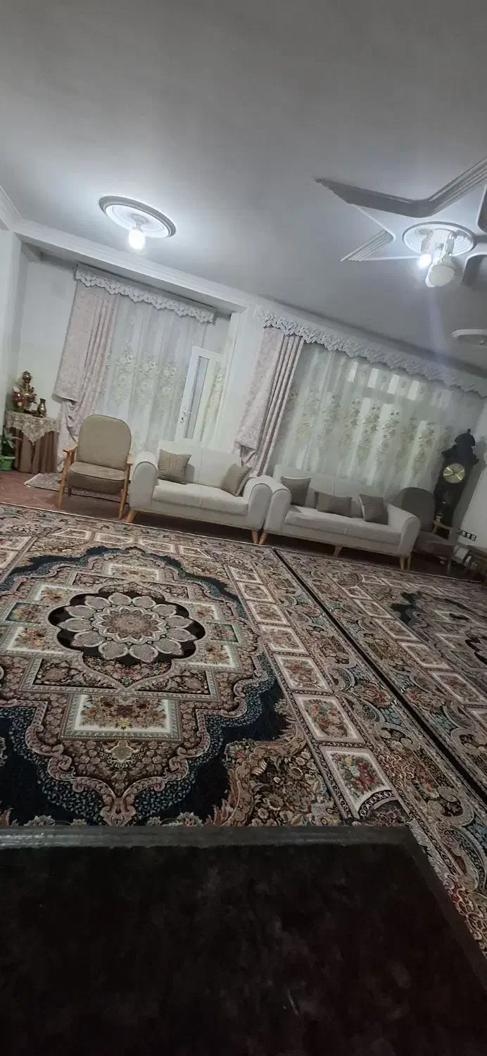 مبل درحد نو شش ماهه خریداری شده|مبلمان خانگی و میز عسلی|سقز, |دیوار