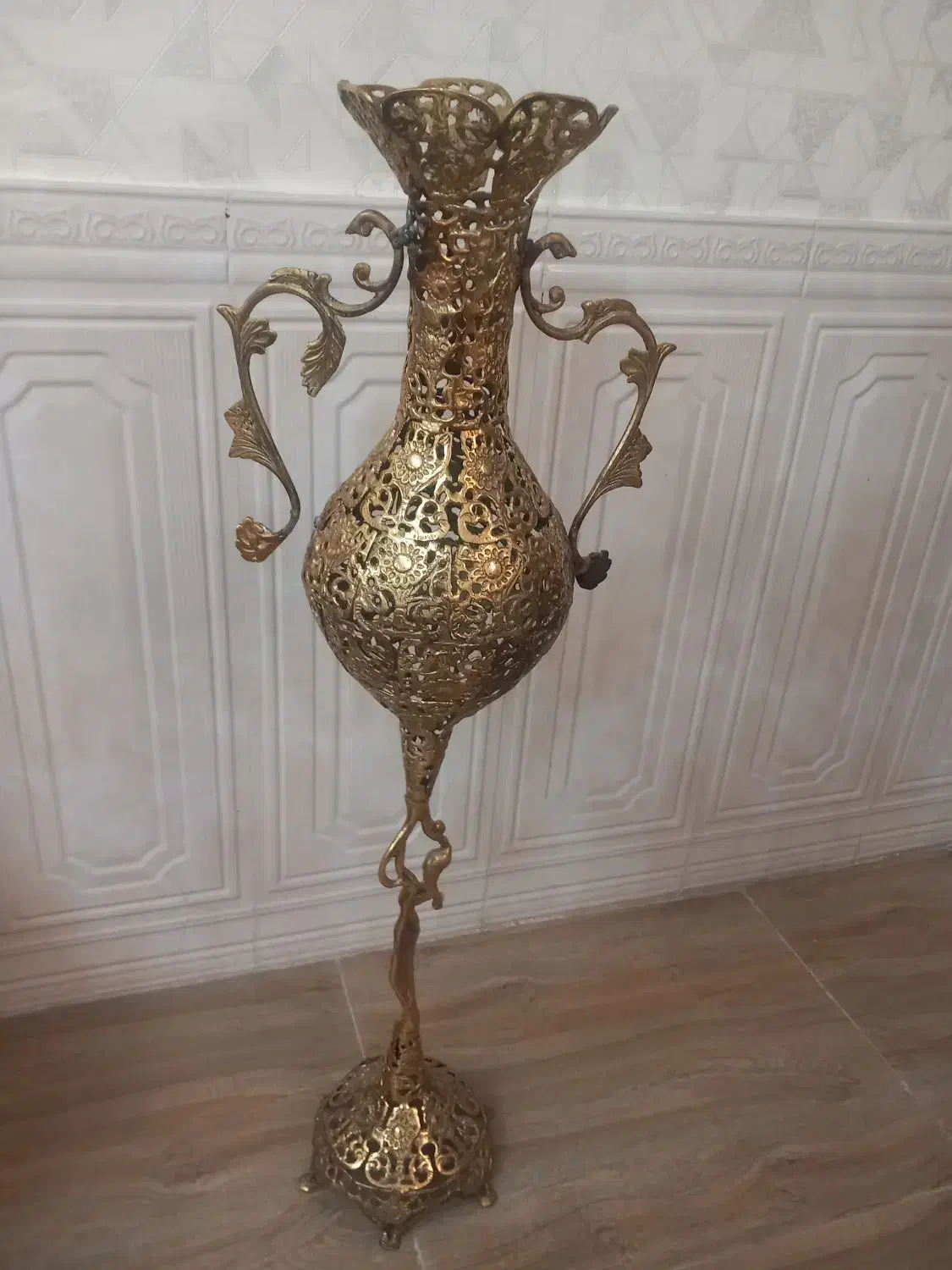 گلدان برنز|صنایع دستی و سایر لوازم تزئینی|میانه, |دیوار