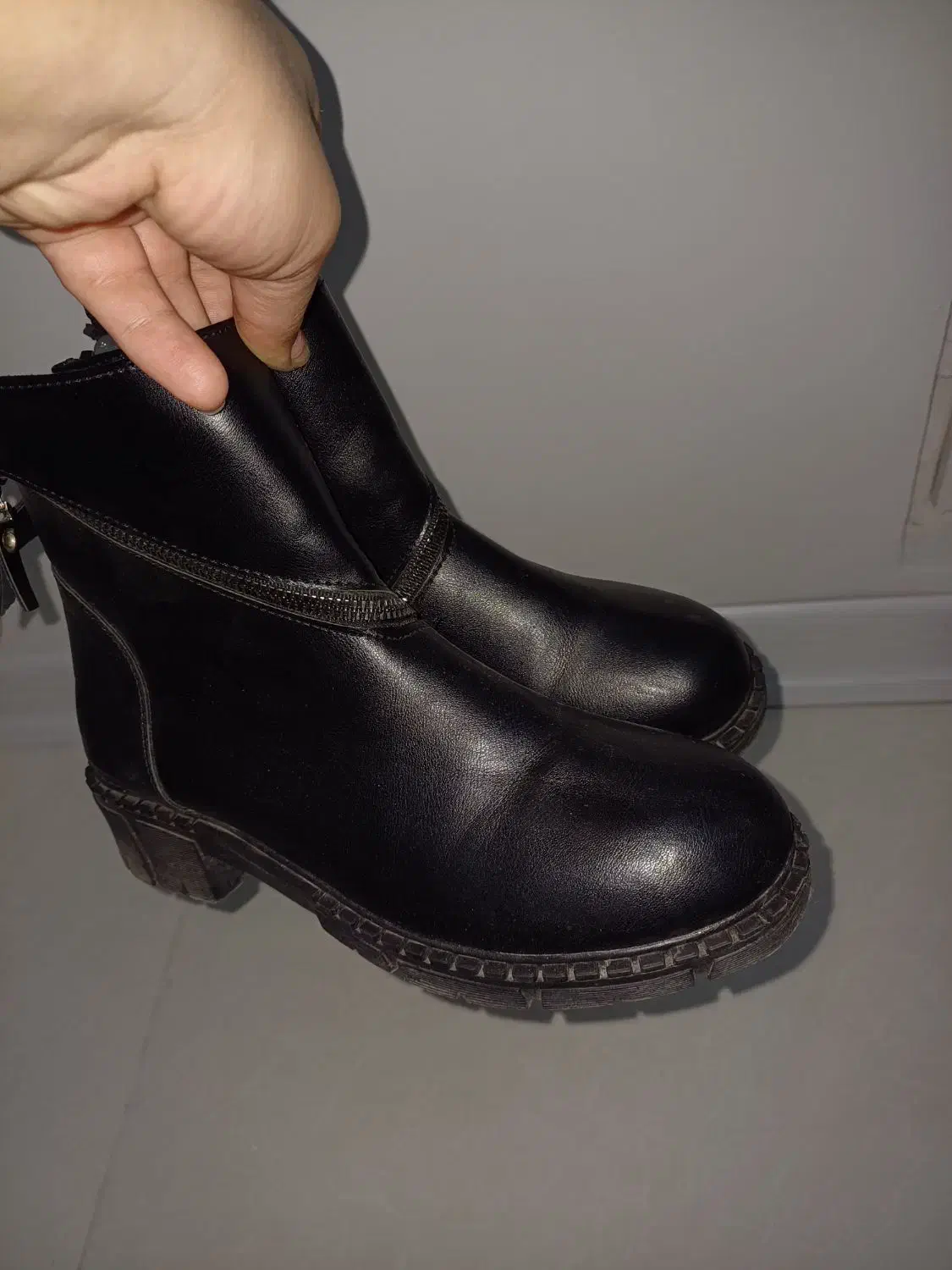 نیم بوت سایز ۳۸ ۳۹ ۴۰|کیف، کفش، کمربند|محمدشهر, ولدآباد بزرگ|دیوار