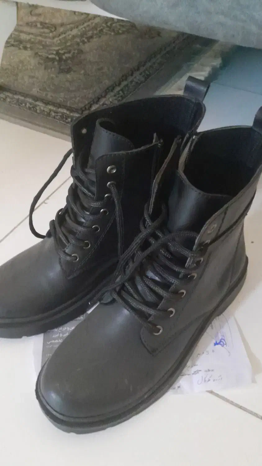 بوت باجنس وکیفیت عالی سایز ۳۹|کیف، کفش، کمربند|شاهینشهر, مخابرات (شهید بهشتی)|دیوار