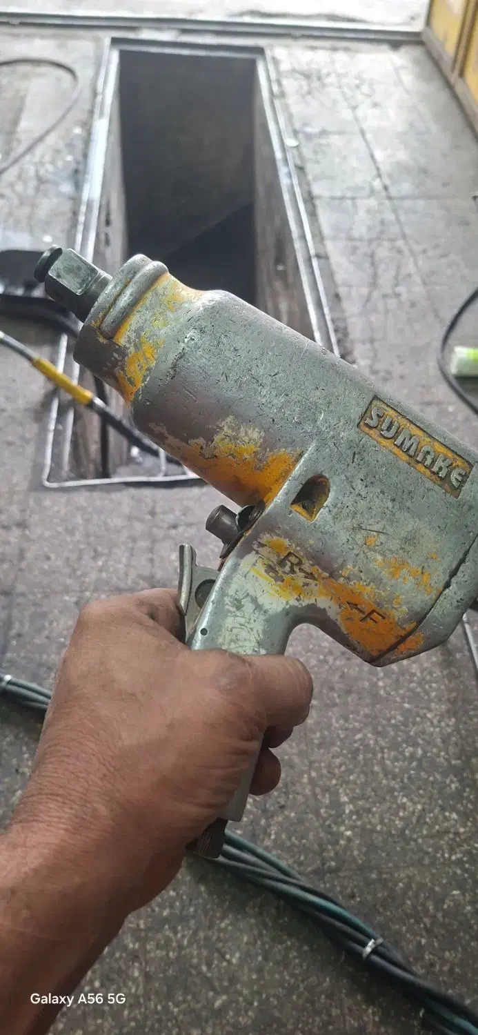 بوکس بادی|ماشین‌آلات صنعتی|پیر بکران, |دیوار