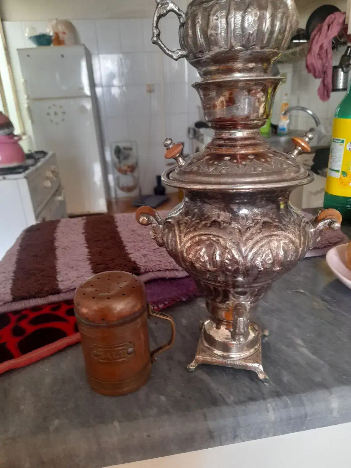 یک عدد نمک دان و یک عدد سماور|سماور، چایساز، قهوهساز|قزوین, |دیوار