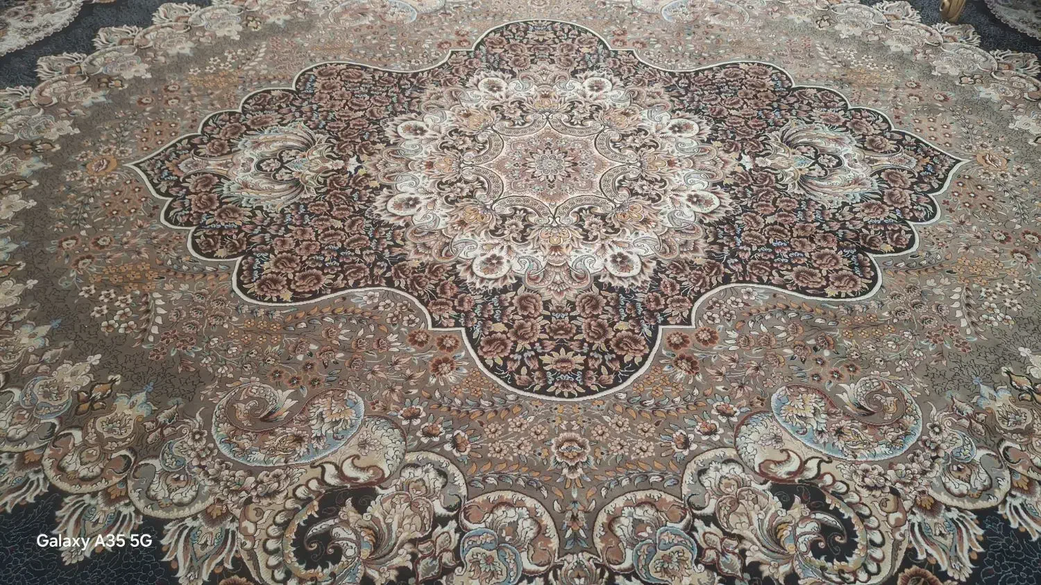 یه جفت فرش ۱۲ متری ۷۰۰ شانه تراکم ۲۵۵۰|فرش|شهرکرد, |دیوار