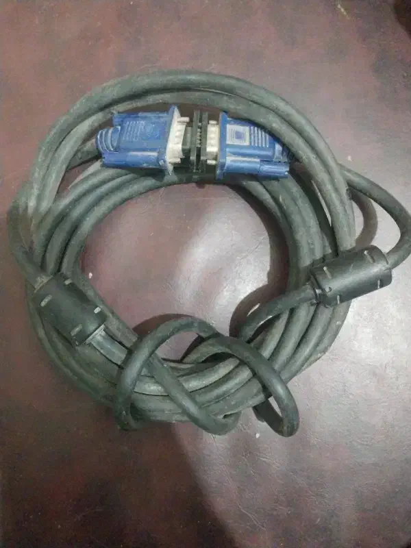 مانیتورکامپیوتر۱۴کاملاسالم/یک عددکابل رابط تصویر|قطعات و لوازم جانبی رایانه|فیروزآباد (فارس), |دیوار