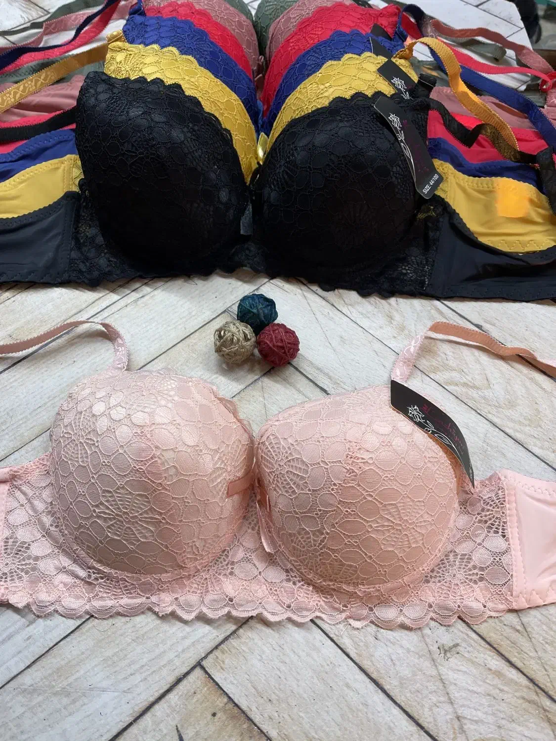 انواع سوتین|لباس|اصفهان, باغ نگاره|دیوار